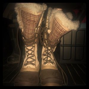 Size 9 North Face winter boots